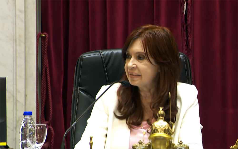 Cristina Fernández y la Embajada de EEUU desmienten a Clarín