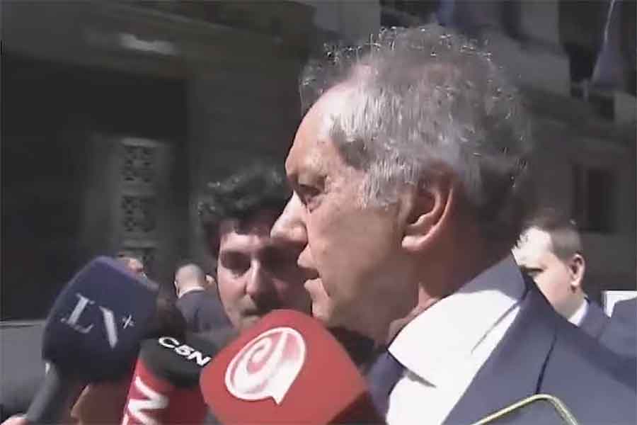 Scioli dijo que seguirá defendiendo los “intereses” del país en la embajada en Brasil