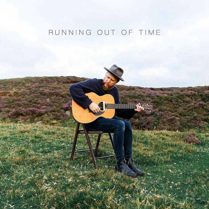 Stu Larsen comparte la introspectiva “Running out of Time”