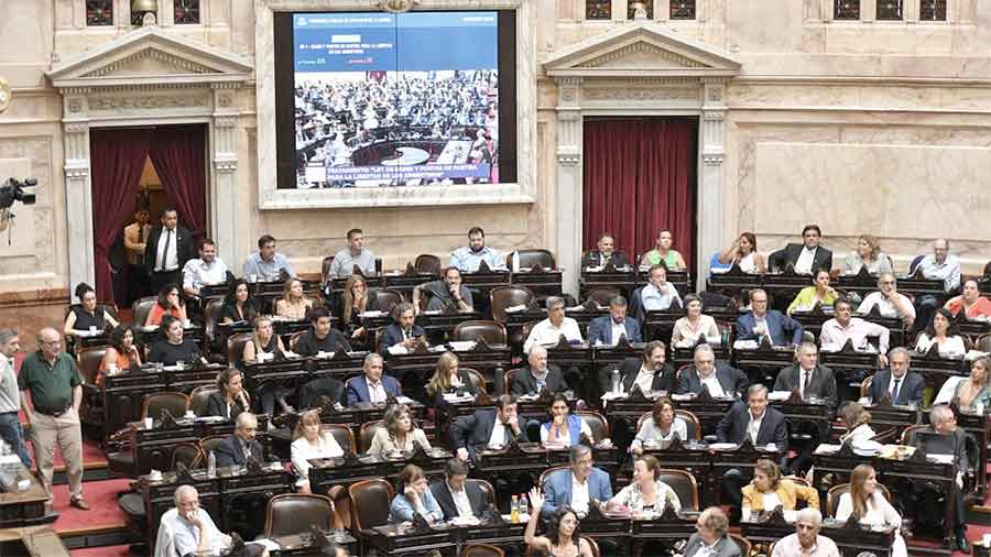 Ley “Bases”: los bloques de diputados buscan llegar a la sesión de esta tarde con más consenso