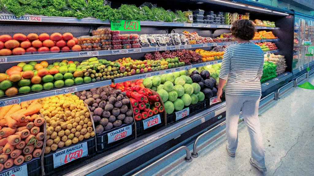 El consumo no se recupera: en abril las ventas en supermercados, shoppings y mayoristas volvieron a bajar