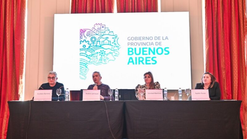 Larroque participó del Congreso Productivo Bonaerense y firmó convenios con Mar Chiquita